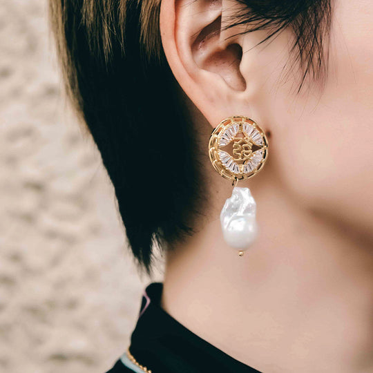 Fortune Unfolds Crystal Bamboo Linked Chain Baroque Pearl Round Stud Earrings& Ear clips