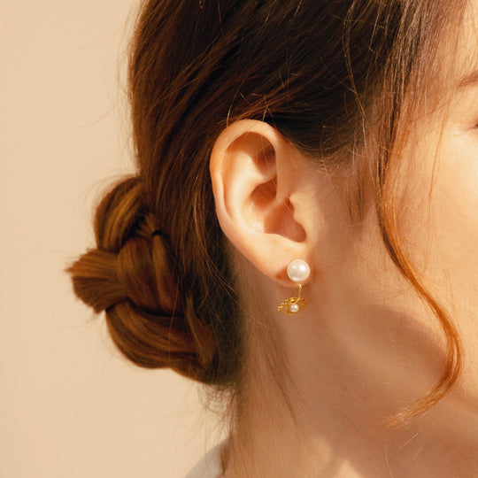 'The Alphabet Collection' 18K gold plated 26 Letter Mother of Pearl Shell Pendant Asymmetric Diamond Pearl Earrings