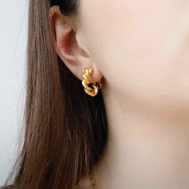 REBORN 18k Matte Gold Spin earrings (Ear clips)