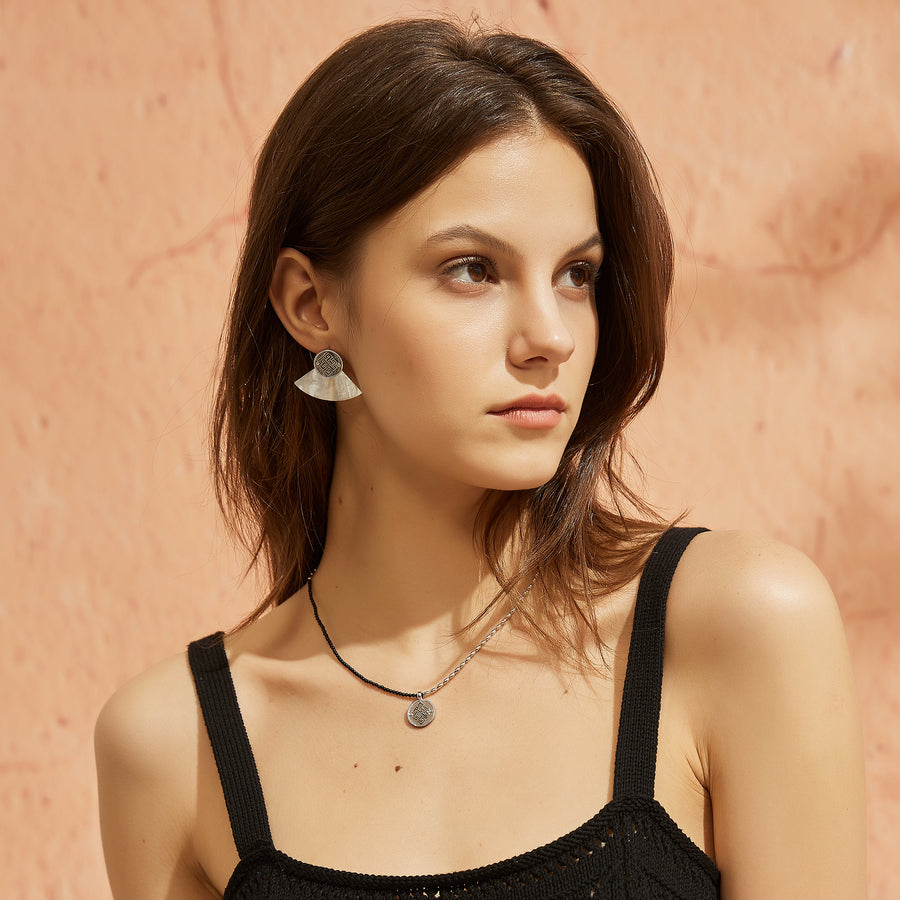 「Three Charms」 Venus Bound the endless love knot fan-shaped mother-of-pearl earrings & ear clips