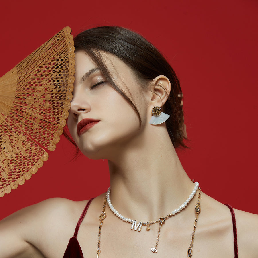 「Three Charms」 Venus Bound the endless love knot fan-shaped mother-of-pearl earrings & ear clips