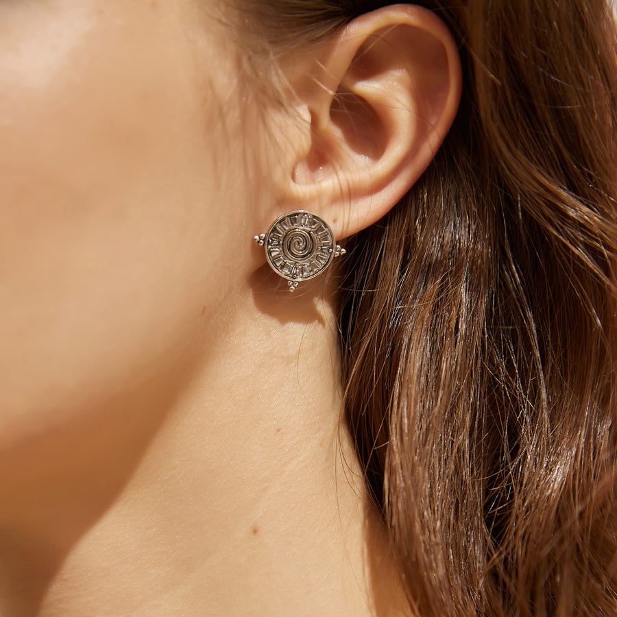 「Three Charms」Solar Meridian the endless love knot simple stud earrings